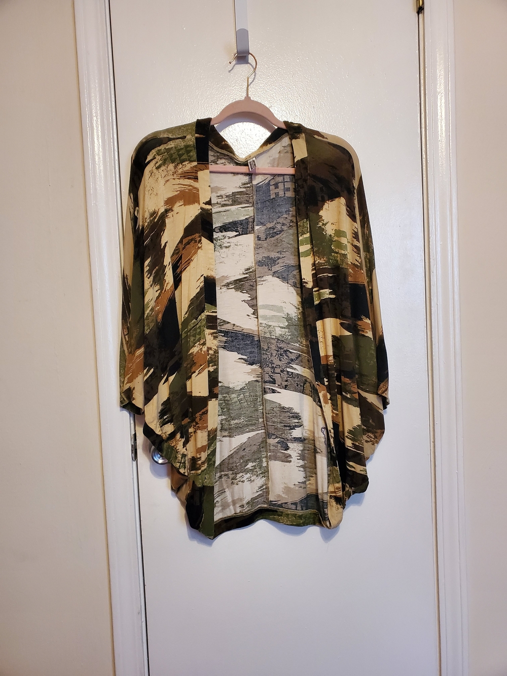 Hawaii's Finest Olive Green & Tan Abstract Draped Kimono